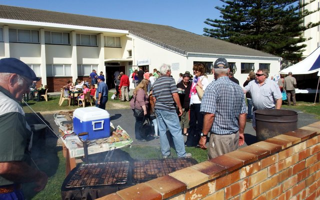 Gansbaai HerbergAanSee Basaar REUSE SUKSES 1